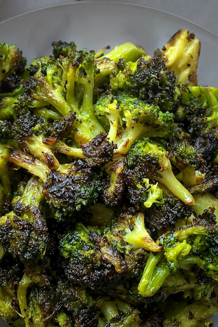 Blackened Broccoli is a simple, yet delicious side dish which comes together quickly, making it perfect for mid-week meals.  It pairs perfectly with our Sous Vide Strip Steak recipe,  along with pan-seared chicken breasts and bone-in pork chops.