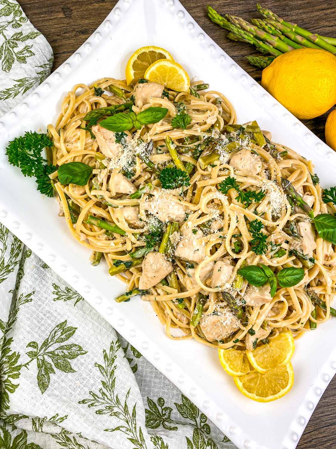 Need a new go-to weeknight recipe? This creamy chicken and asparagus pasta is a must-try! It's easy to make, hearty, and full of flavor.