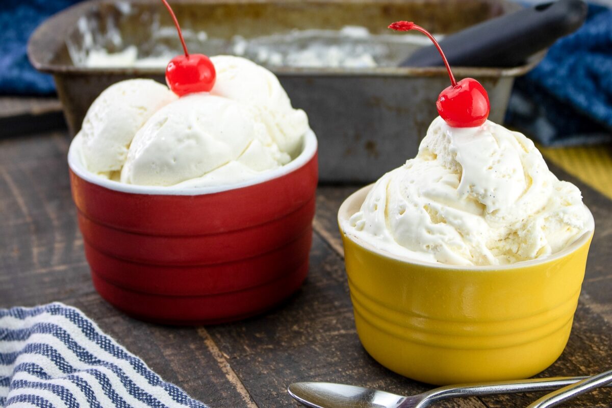 This easy No-Churn Vanilla Ice Cream Recipe is perfect for a summer treat! It's simple to make and doesn't require an ice cream maker.