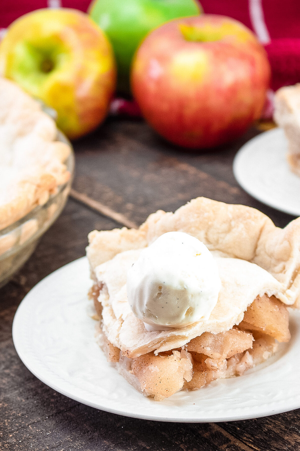 Apple Pie à la Mode is the ultimate classic dessert with flaky crust, sweet cinnamon apples, and a scoop of creamy vanilla ice cream.