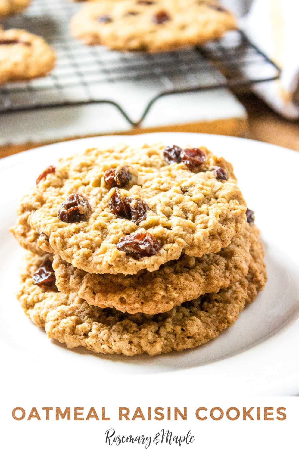 Looking for a delicious oatmeal raisin cookies recipe? Soft, chewy, and delicious oatmeal raisin cookies that are easy to make and delicious!