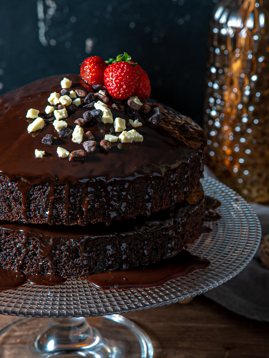 This decadent chocolate whiskey cake is perfect for any celebration! With a rich ganache made from whiskey, this cake is sure to impress.