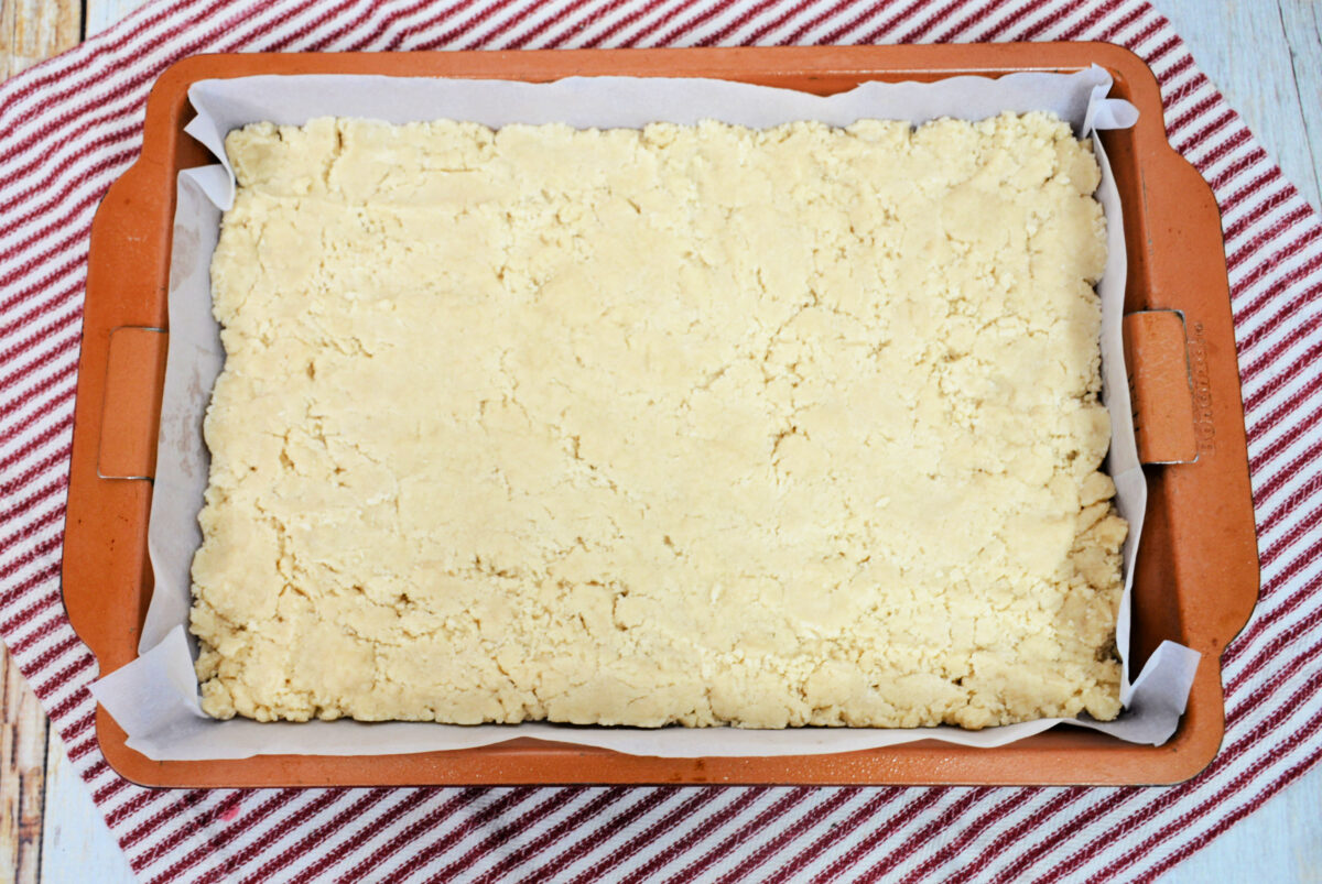 Shortbread crust in a pan