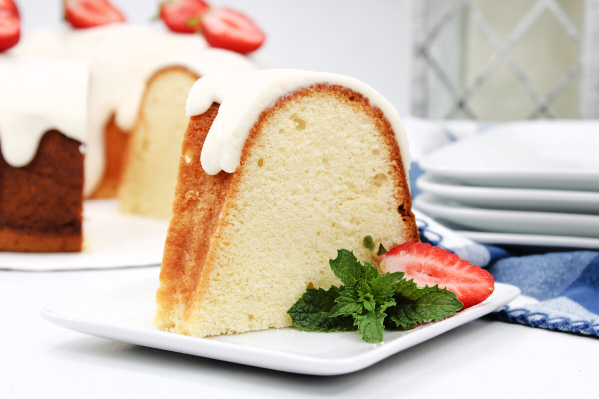 This delicious white wine pound cake recipe features a tangy cream cheese frosting for the perfect balance of flavours!
