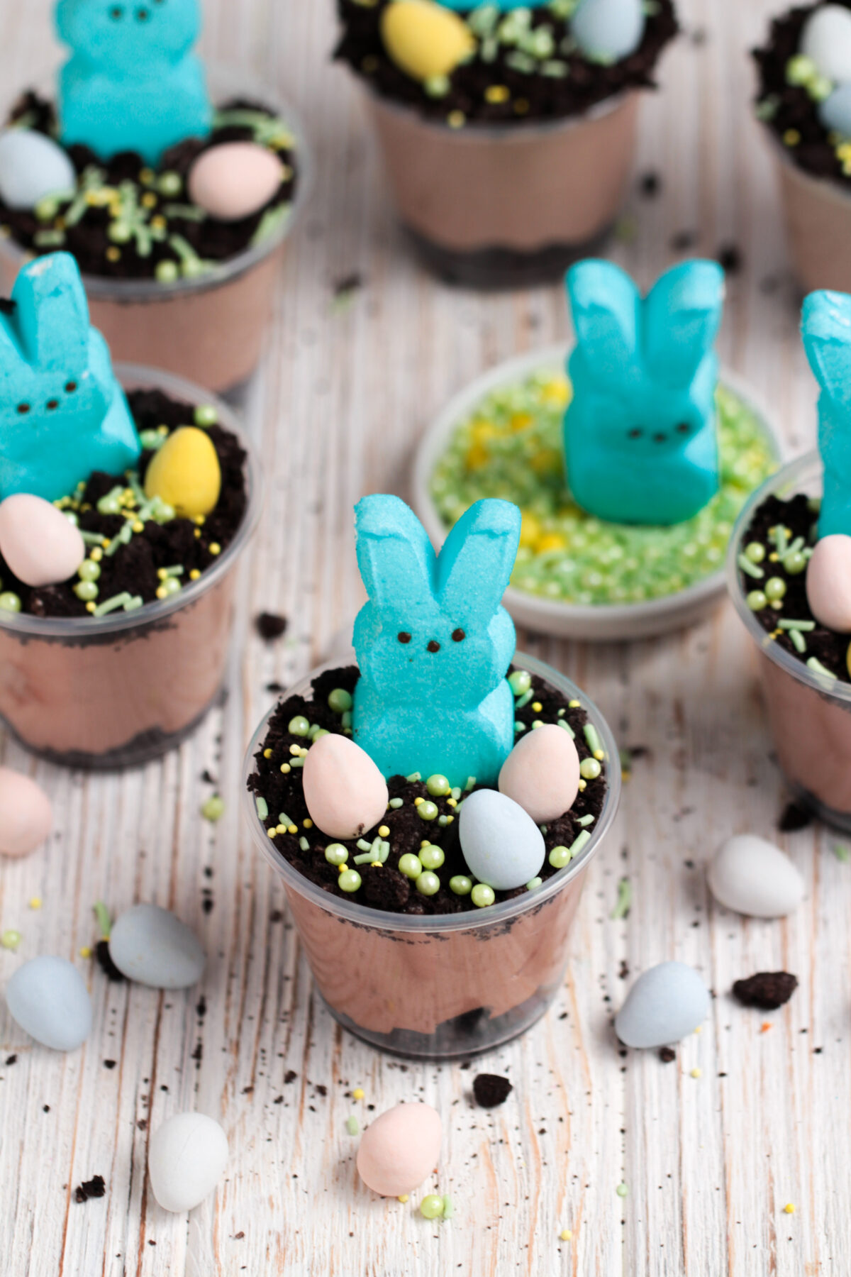 Indulge in the joy of Easter with this delightful Easter Dirt Cups recipe, these cups blend chocolatey goodness with a playful presentation.